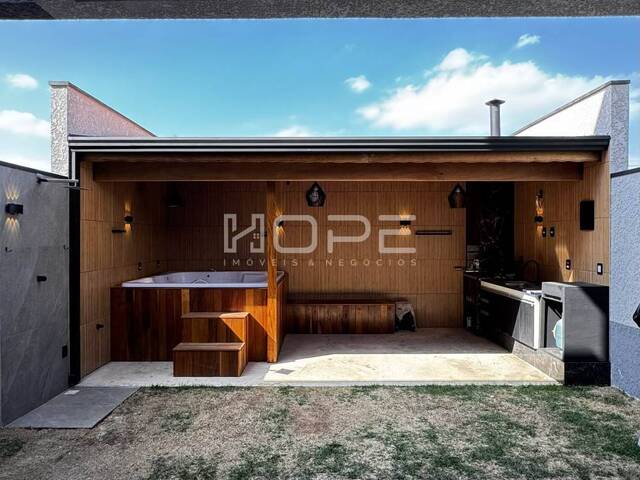 Casa para Venda em Santana de Parnaíba - 5