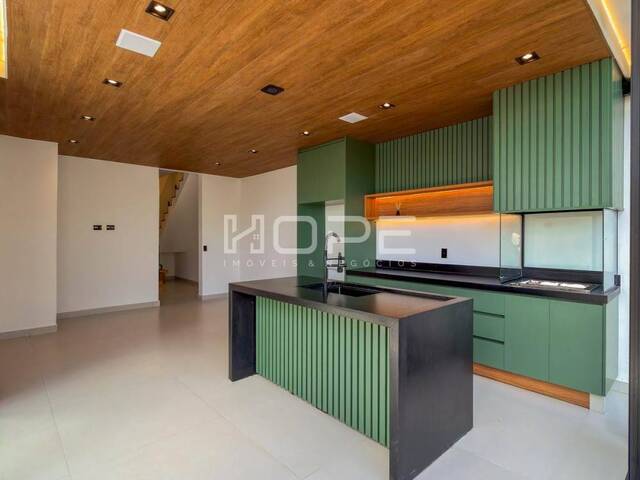 Casa para Venda em Santana de Parnaíba - 4