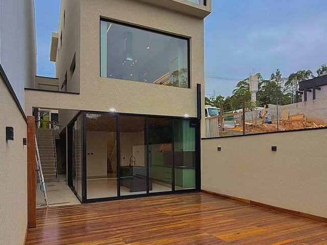 Casa para Venda em Santana de Parnaíba - 3